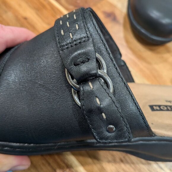 Clarks Collection Leisa Sadie Black Leather Mule Size 7.5 Comfort Slip On Career - Picture 8 of 9